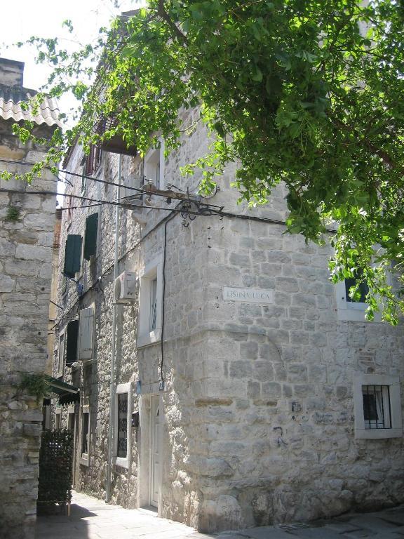 Split Central Guesthouse Buitenkant foto