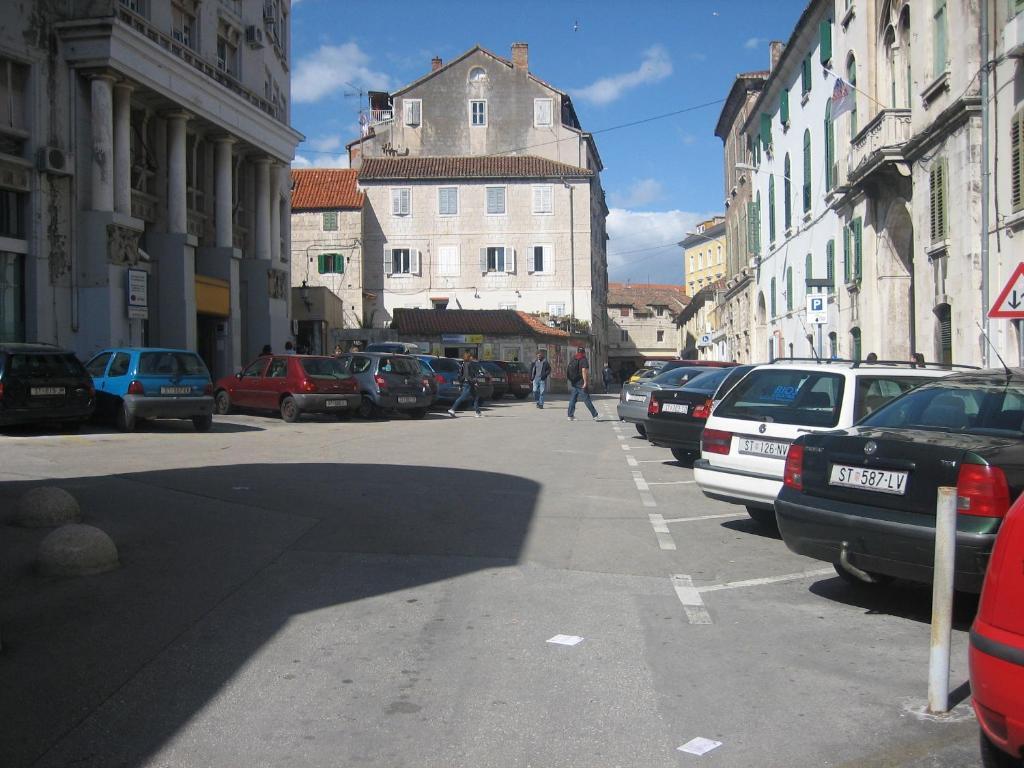 Split Central Guesthouse Buitenkant foto