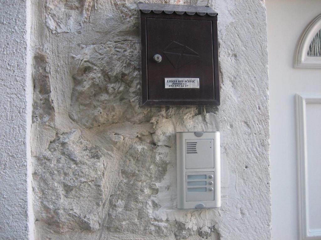 Split Central Guesthouse Buitenkant foto