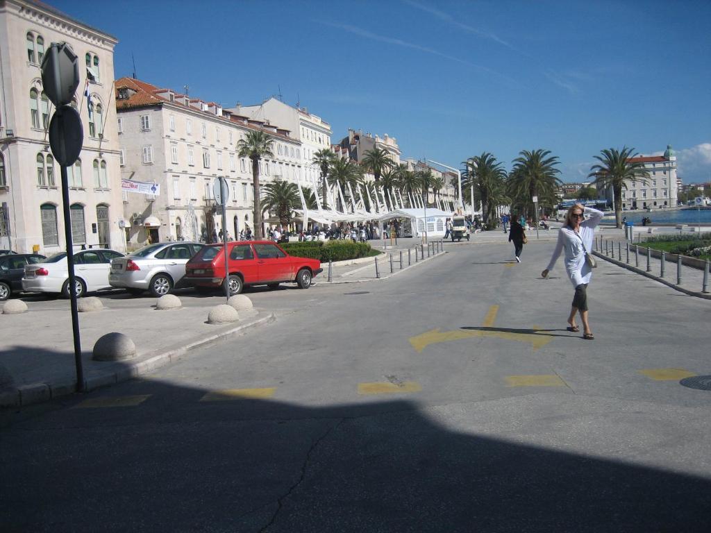 Split Central Guesthouse Buitenkant foto